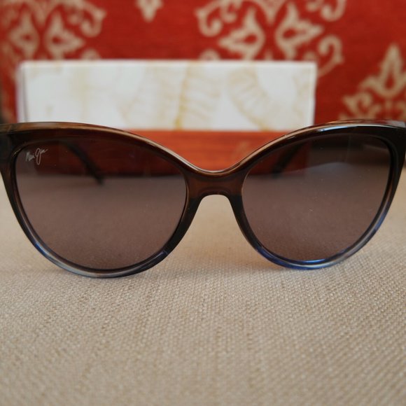 Maui Jim 'OLU'OLU Cat Eye Sunglasses in Chocolate-Blue Frame w/ Grey Lens - Picture 1 of 12